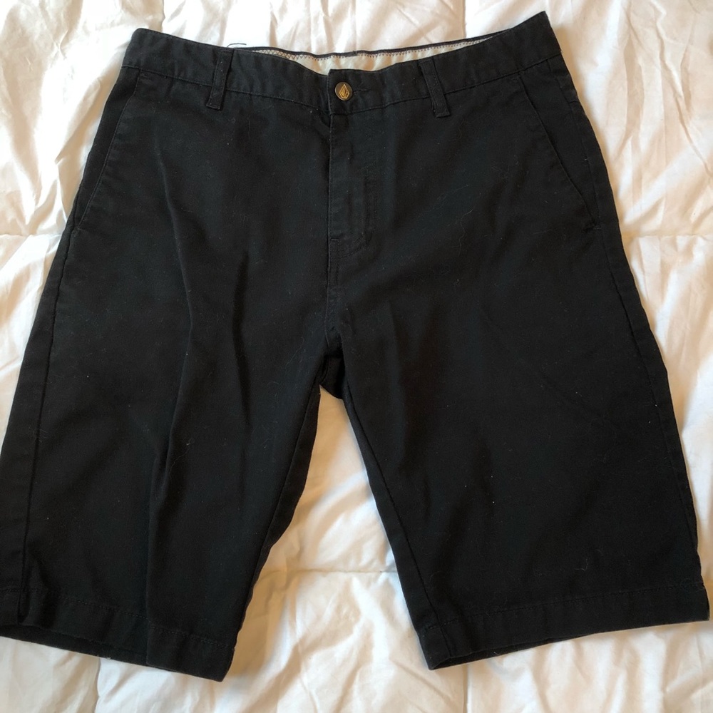 Volcom trendy black shorts